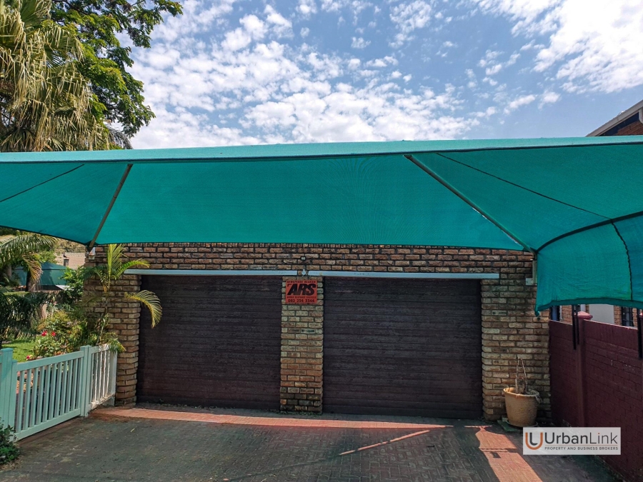 5 Bedroom Property for Sale in Mid Town North West